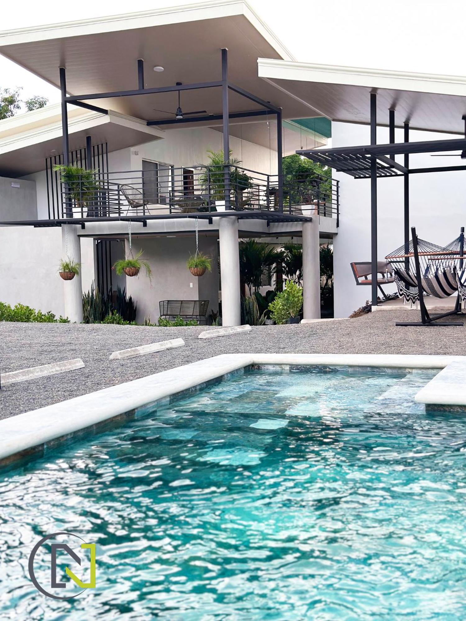 Nomad Living Cr * Tarcoles