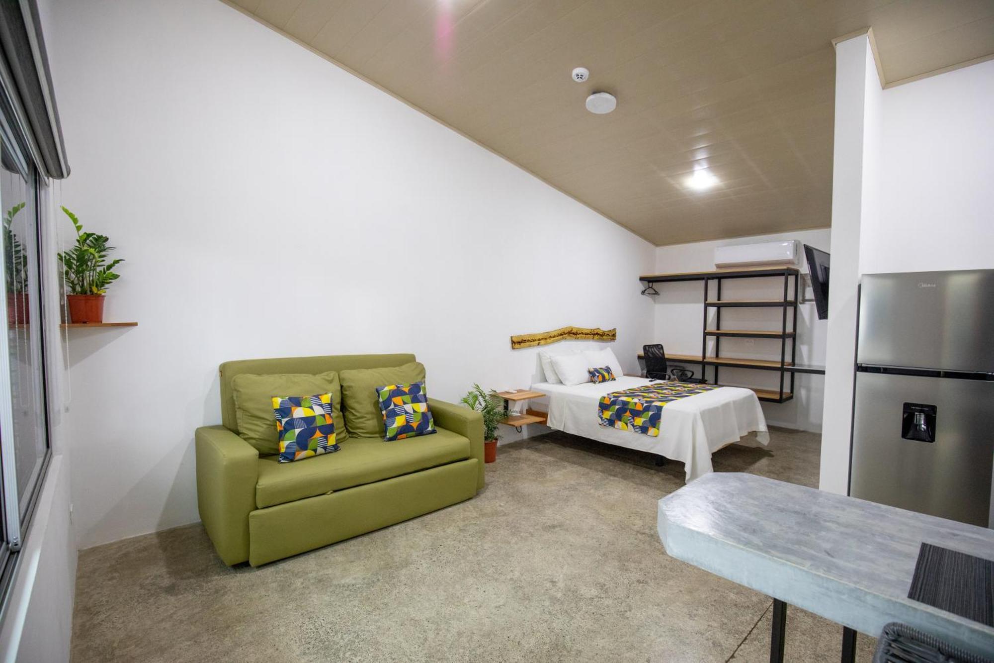 Nomad Living Cr Apartment *